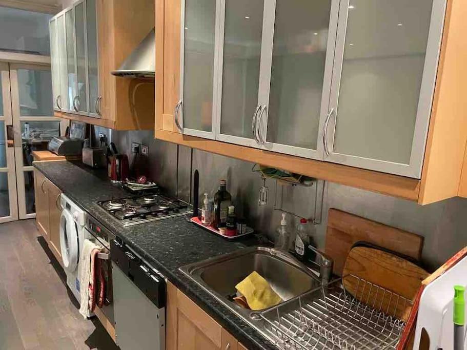 Large Flat In Kensington