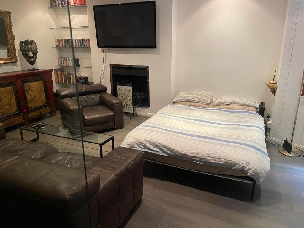 Large Flat In Kensington Apartment London